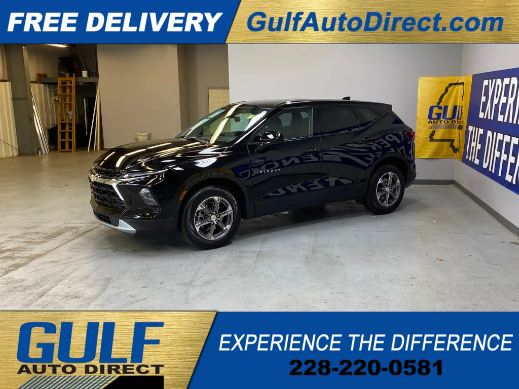 Used 2025 Black Chevrolet LT image 5