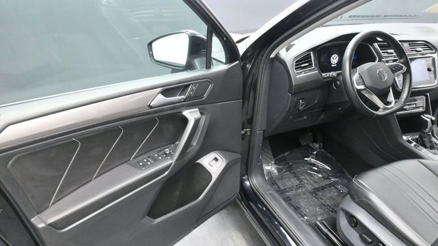 Used 2024 Black Volkswagen 2.0T SE image 19