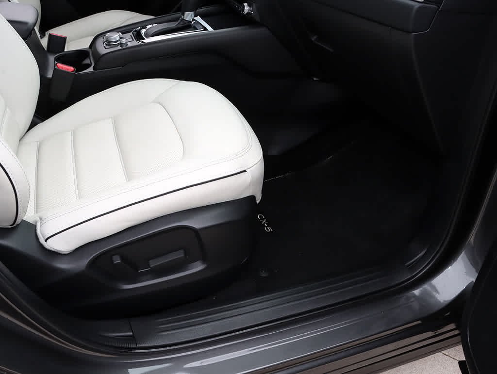 2025 Mazda CX-5 S Preferred package - Photo 33