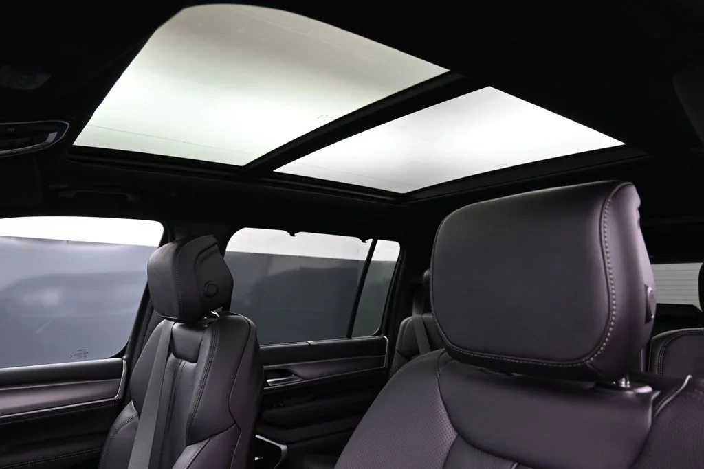New 2026 Fathom Blue Pearl-Coat Exterior Paint (Late Availability) Jeep Limited Reserve image 30