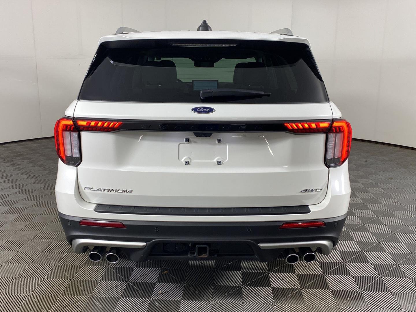 Used 2025 Star White Metallic Tri-Coat Ford Platinum image 6
