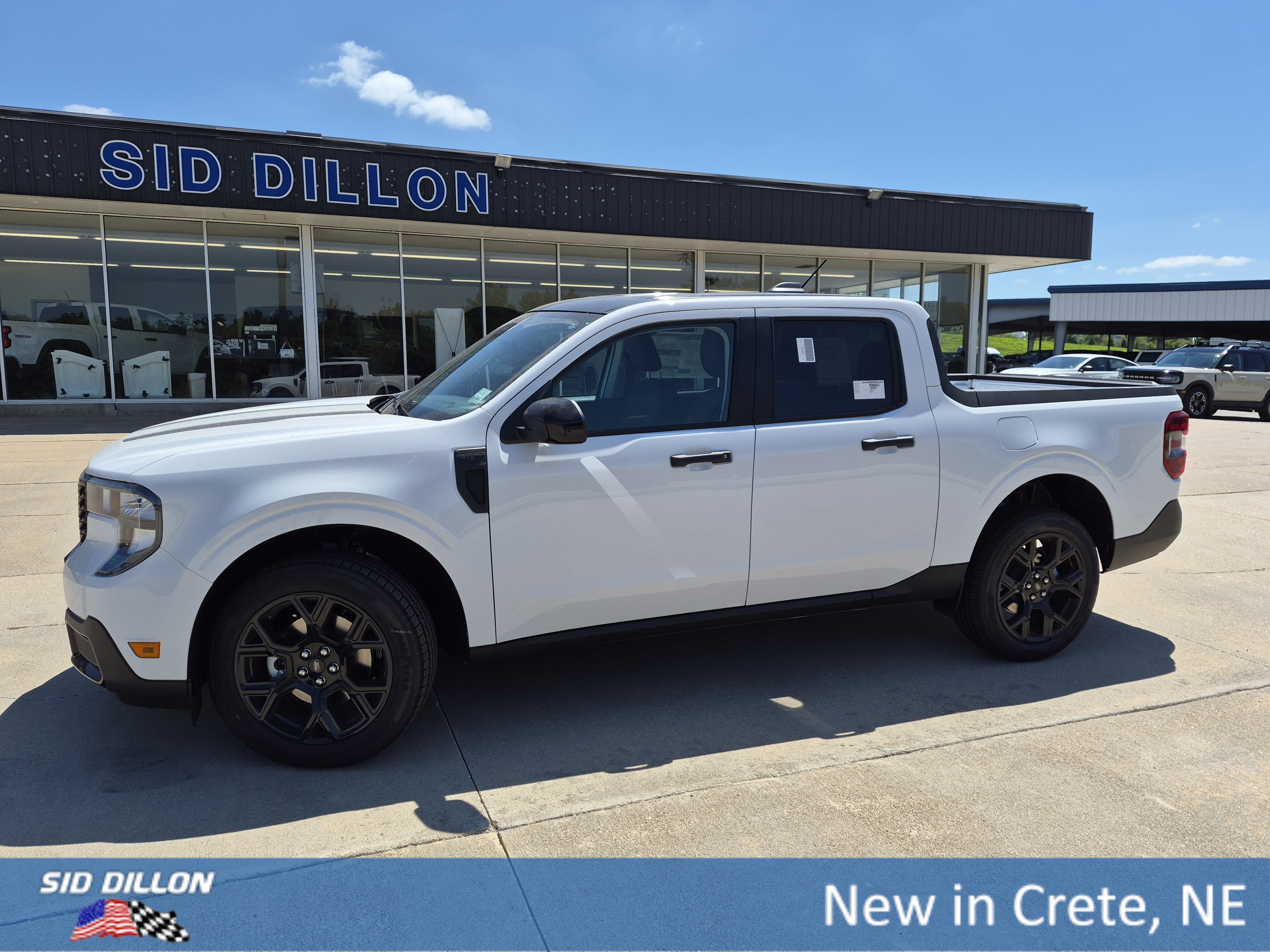 New 2026 Oxford White Ford XLT image 1