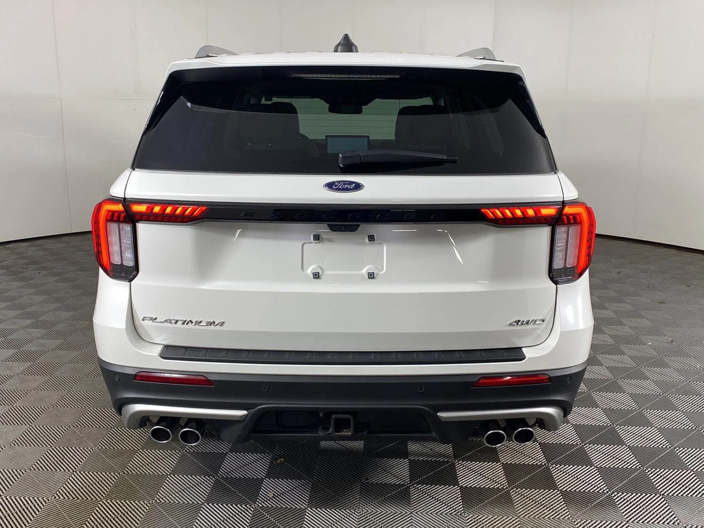 Used 2025 Star White Metallic Tri-Coat Ford Platinum image 6