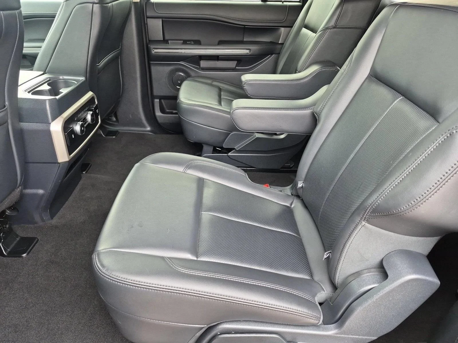 Used 2024 Dark Matter Gray Metallic Ford XLT image 21