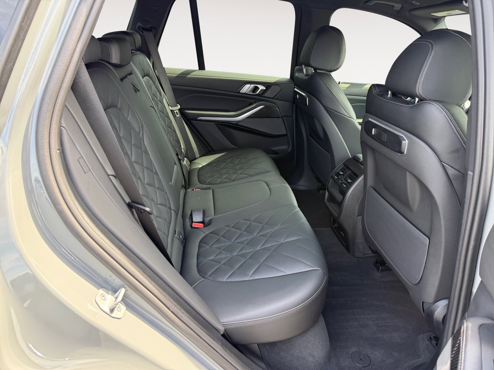 Used 2025 Gray BMW xDrive40i image 18