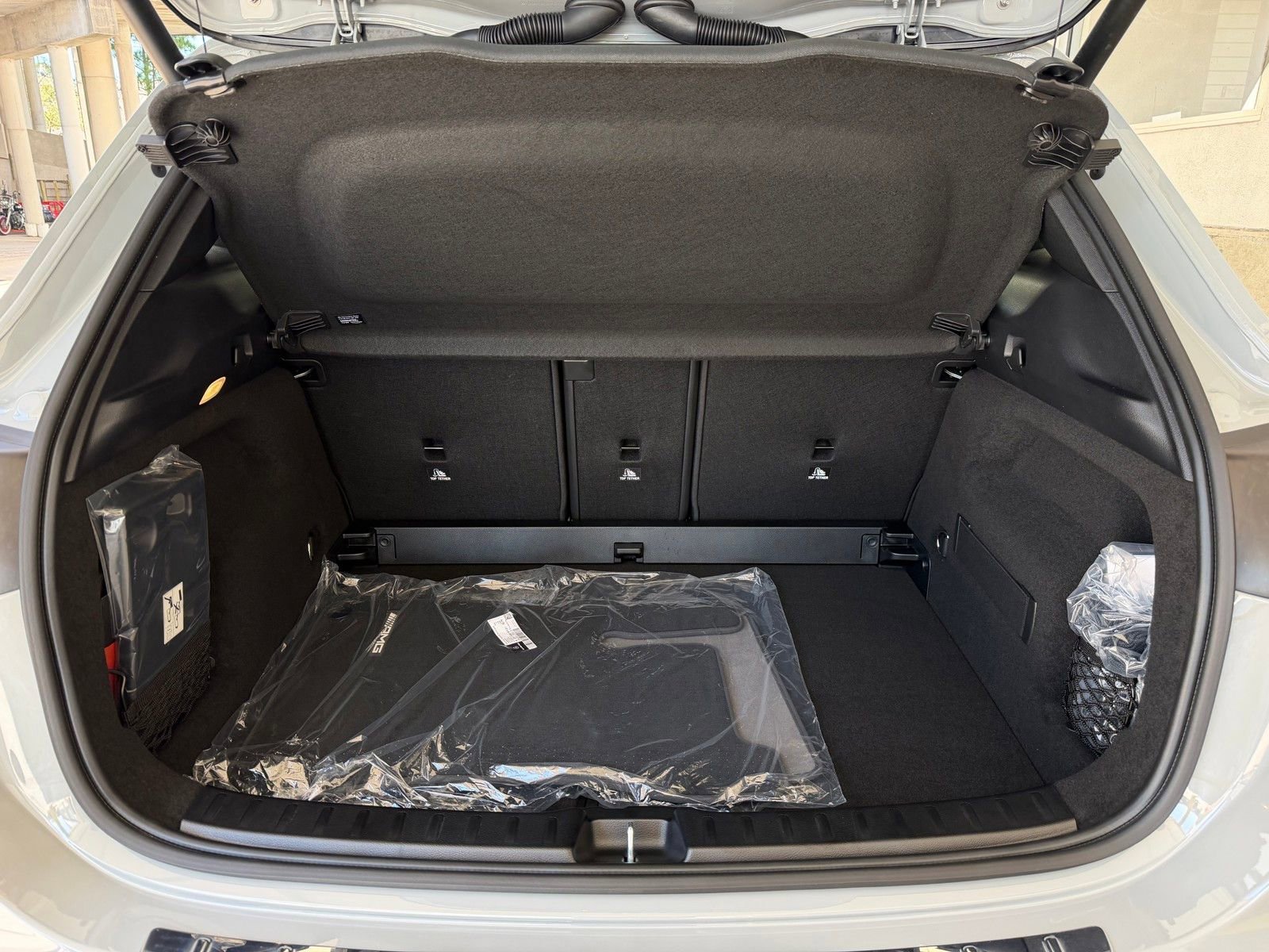 New 2026 MANUFAKTUR Alpine Grey Mercedes-Benz AMG® GLA 35 4MATIC® SUV image 45