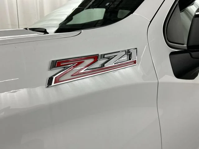 New 2026 Summit White Chevrolet LT image 27
