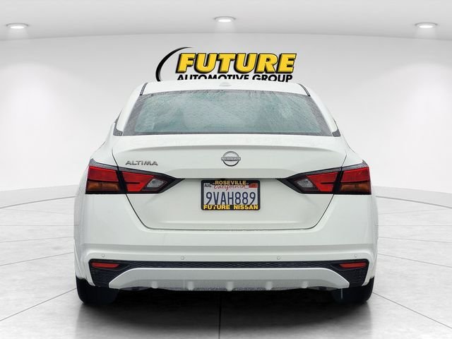 Used 2025 White Nissan 2.5 S image 8