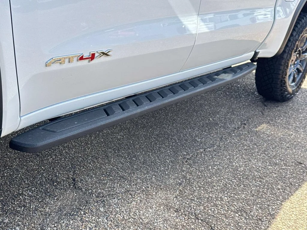 2026 GMC Sierra 1500 AT4X - Photo 10