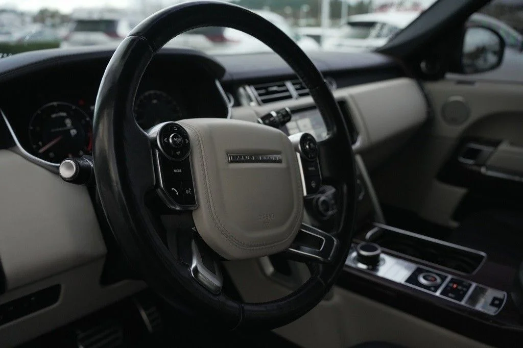 Used 2015 Black Land Rover 5.0L V8 Supercharged image 14