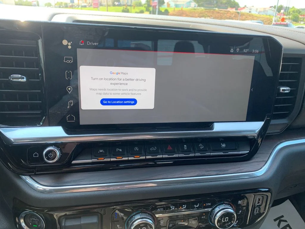Used 2024 Silver GMC SLT image 18