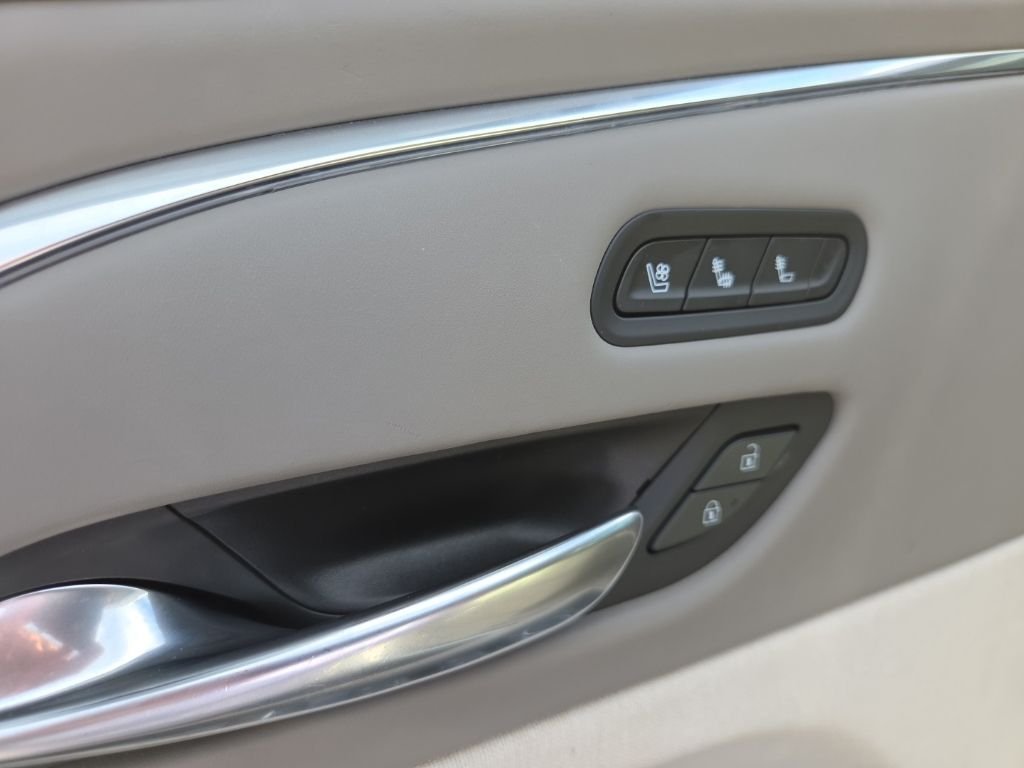 Used 2021 Crystal White Cadillac Sport Platinum image 11
