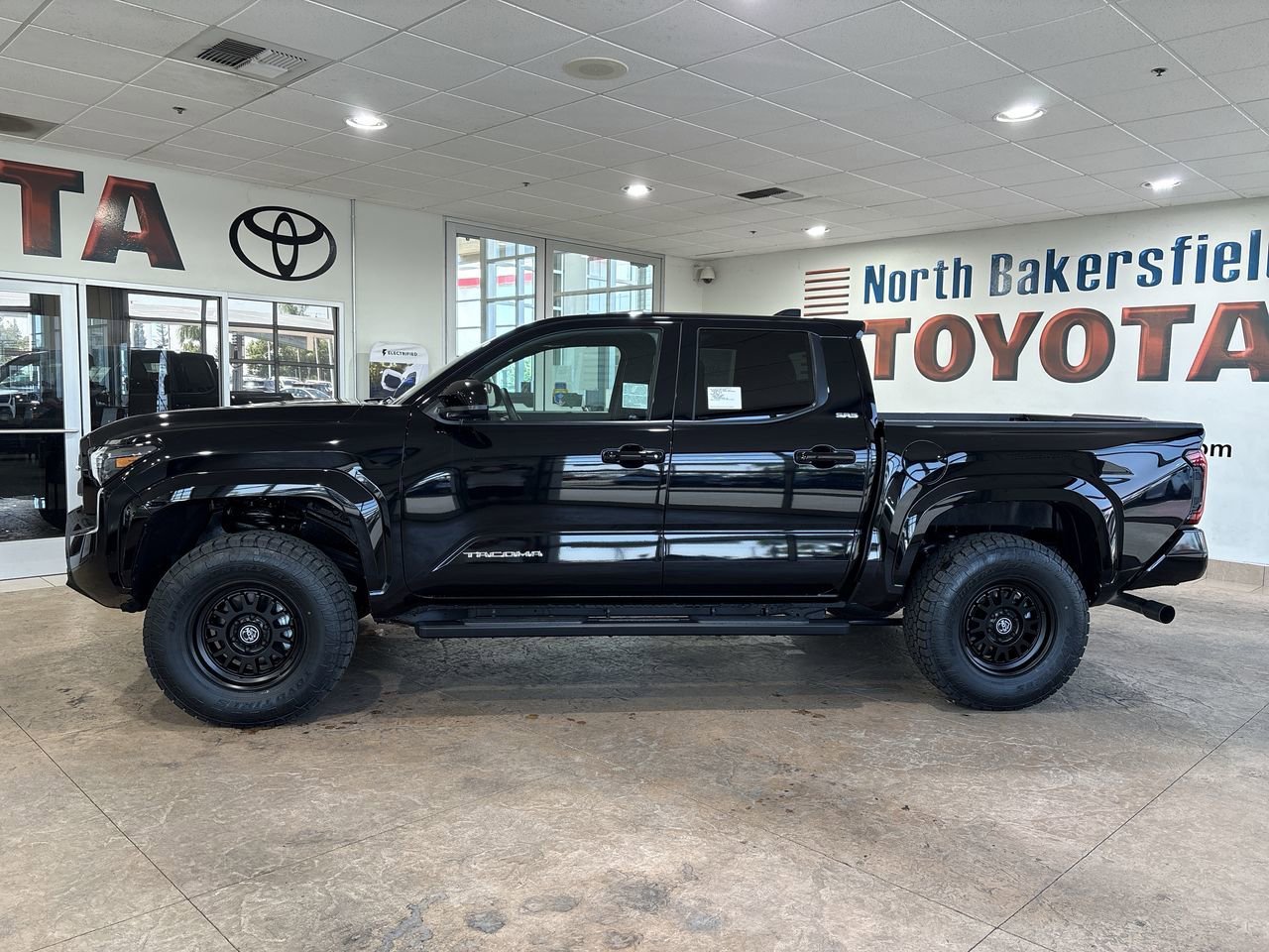 2026 Toyota Tacoma SR5 - Photo 7