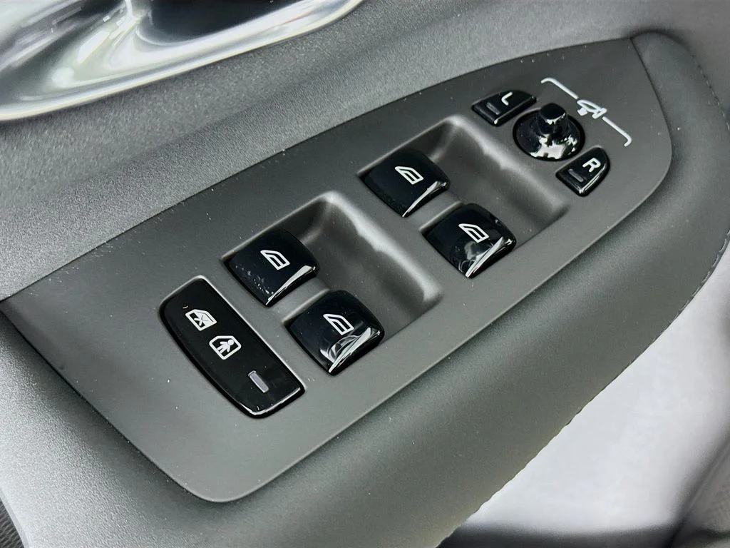 New 2026 Gray Metallic Volvo T8 Plus image 16
