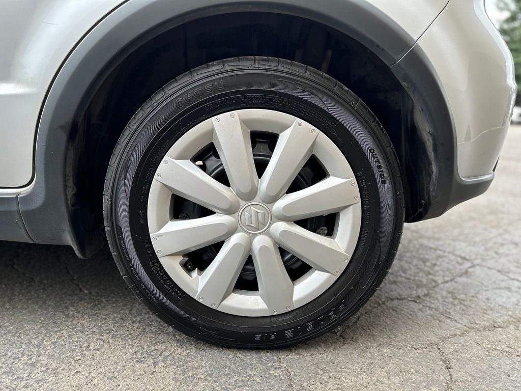 Used 2011 Silver Suzuki Premium image 10
