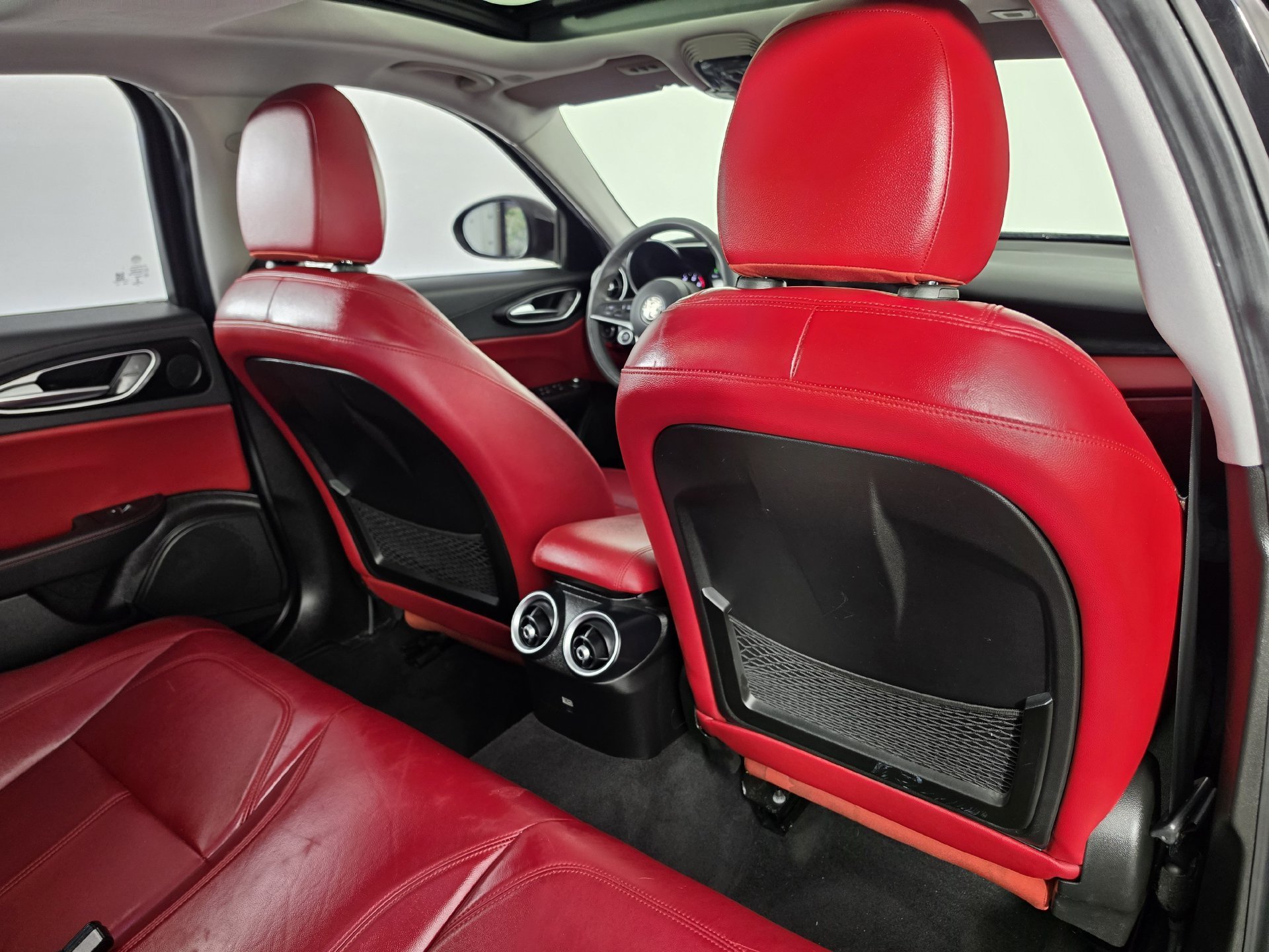2017 Alfa Romeo Giulia Base - Photo 31