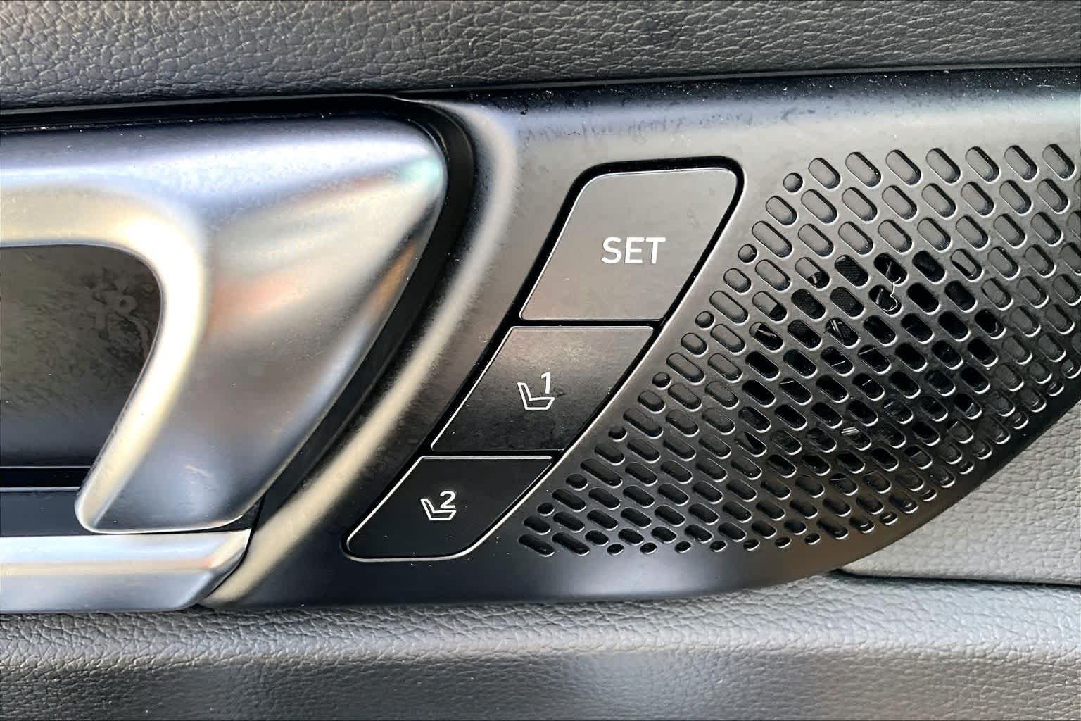 Used 2020 Dark Moss Kia SX image 32
