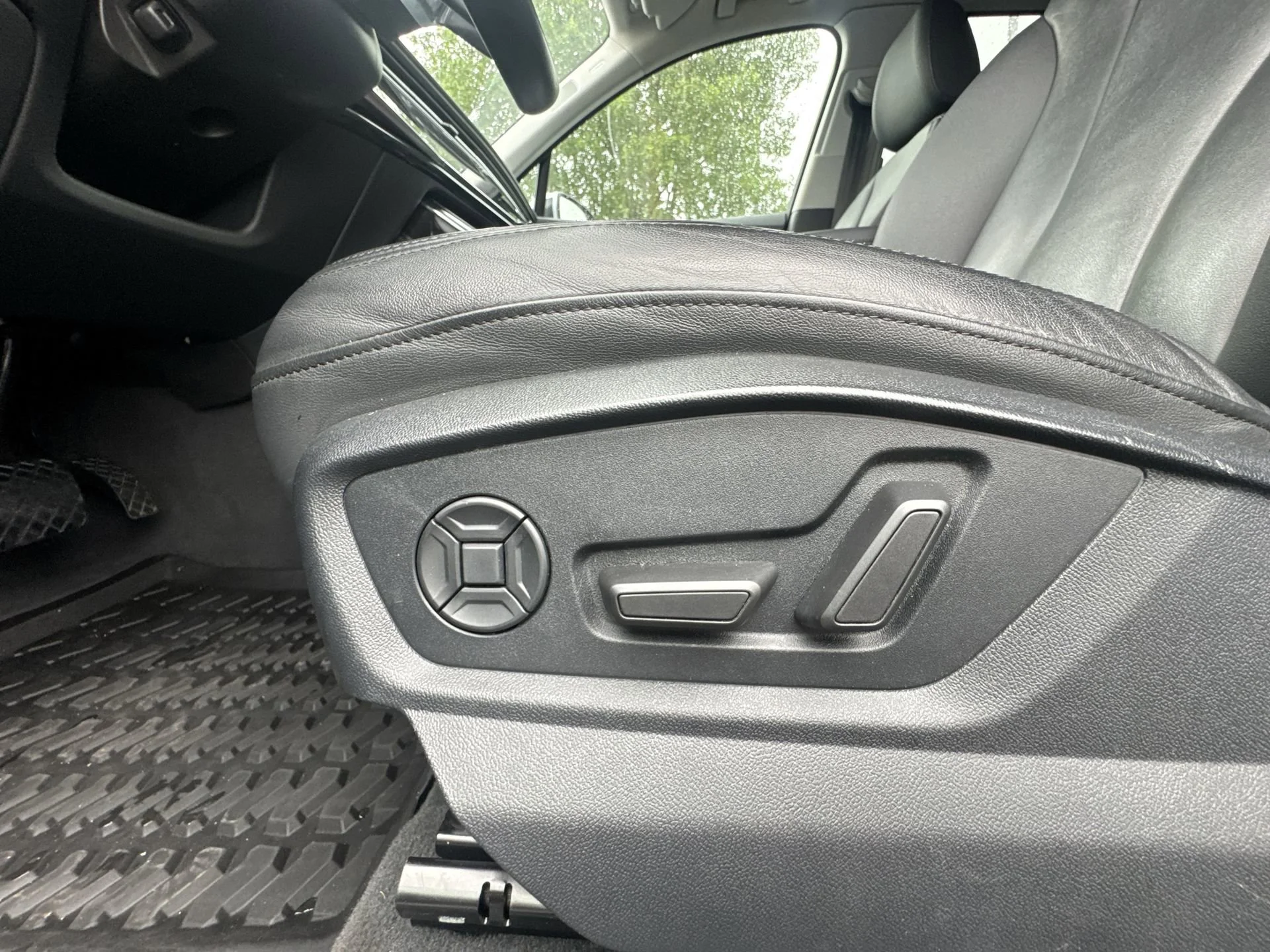 2023 Audi Q7 Premium Plus - Photo 12