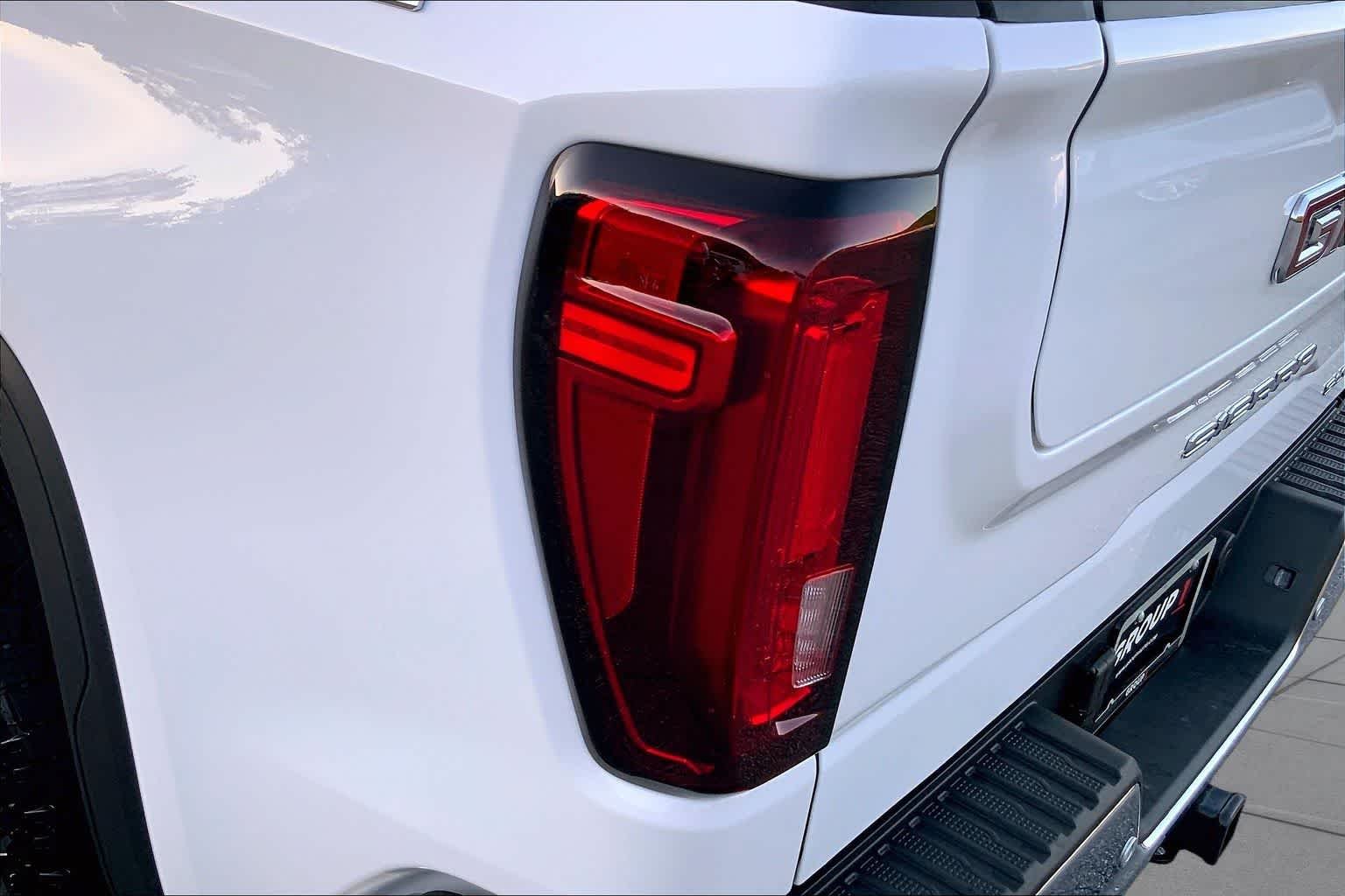 2026 GMC Sierra 1500 SLT - Photo 13