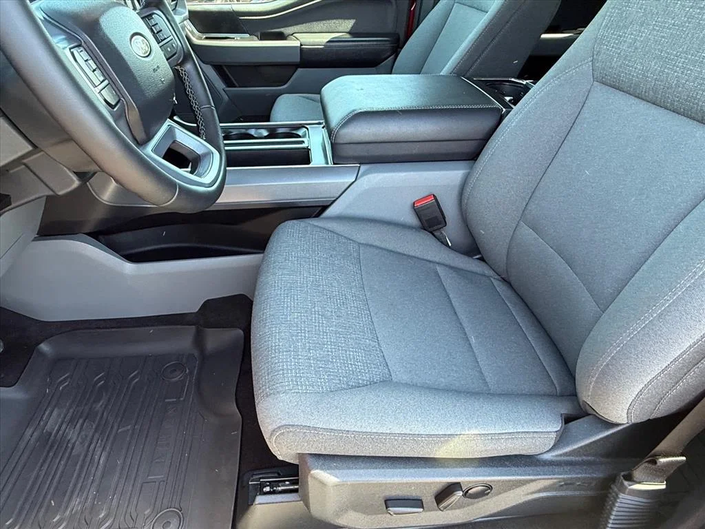 Used 2025 Red Ford XLT image 13