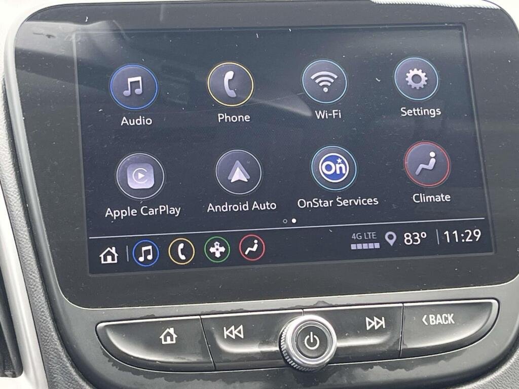 Used 2024 Summit White Chevrolet LT image 21