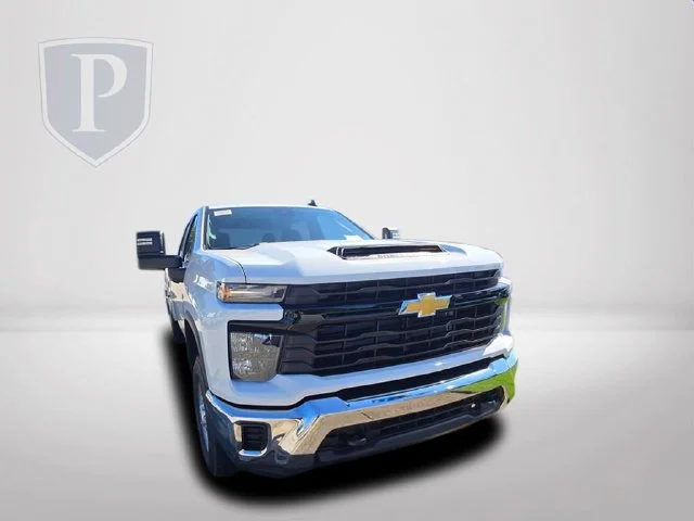 New 2026 Summit White Chevrolet WT image 14