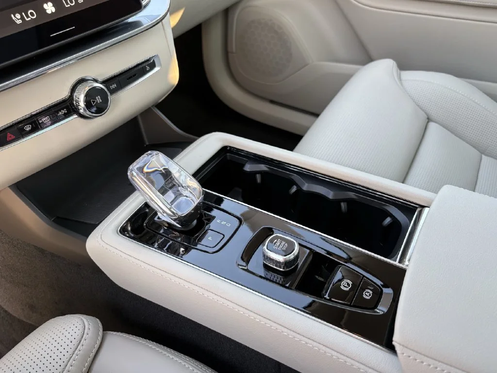 New 2026 Crystal White Volvo Ultra image 20