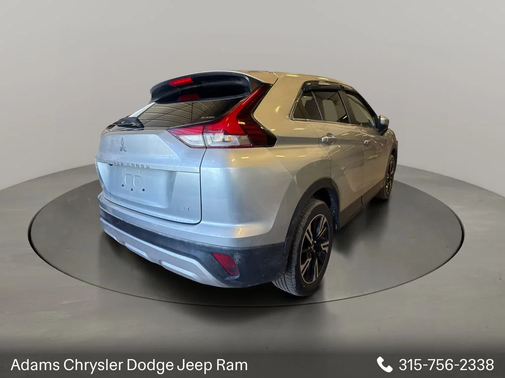 Used 2025  Mitsubishi SE image 6