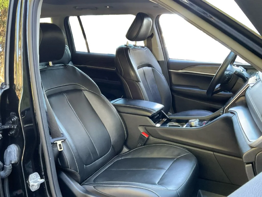 Used 2022 Black Jeep Limited image 29
