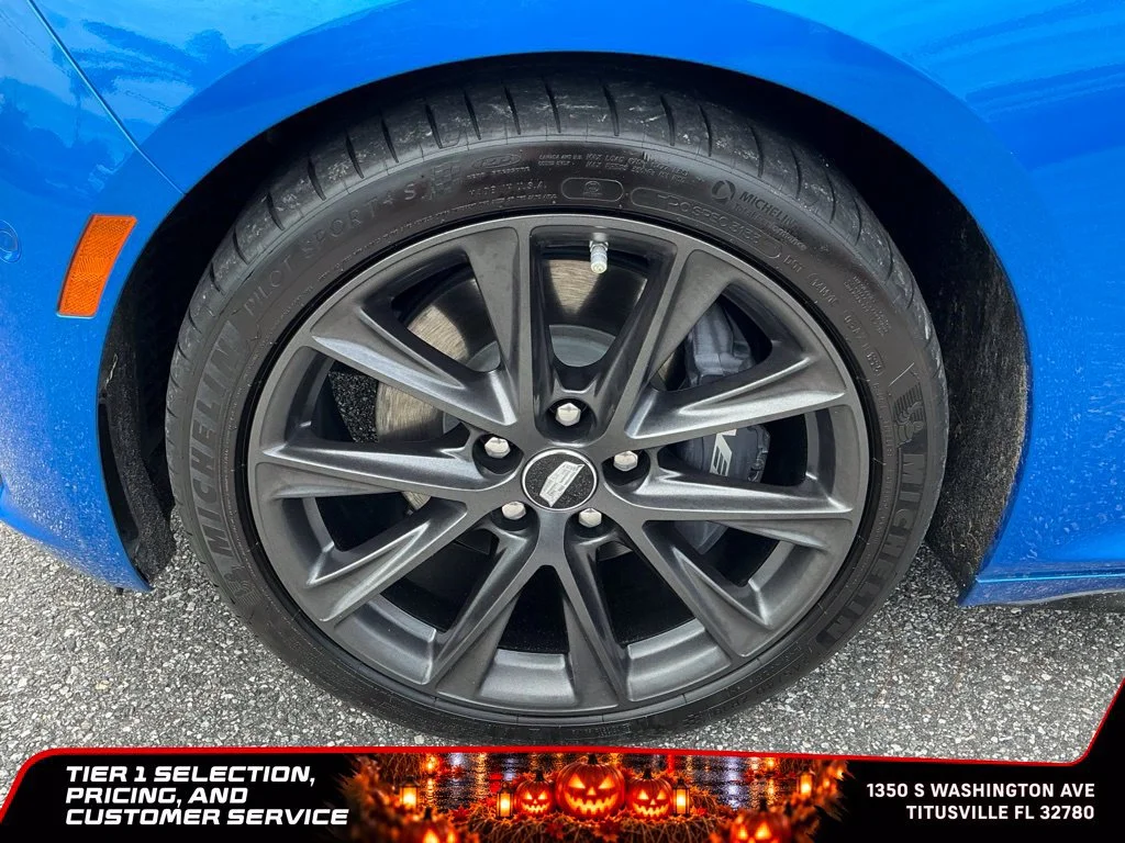 Used 2025 Coastal Blue Metallic Cadillac V-Series image 22