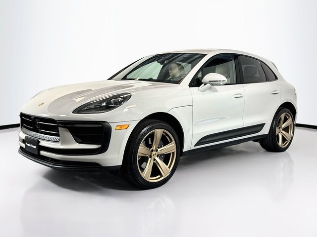 2025 Porsche Macan T