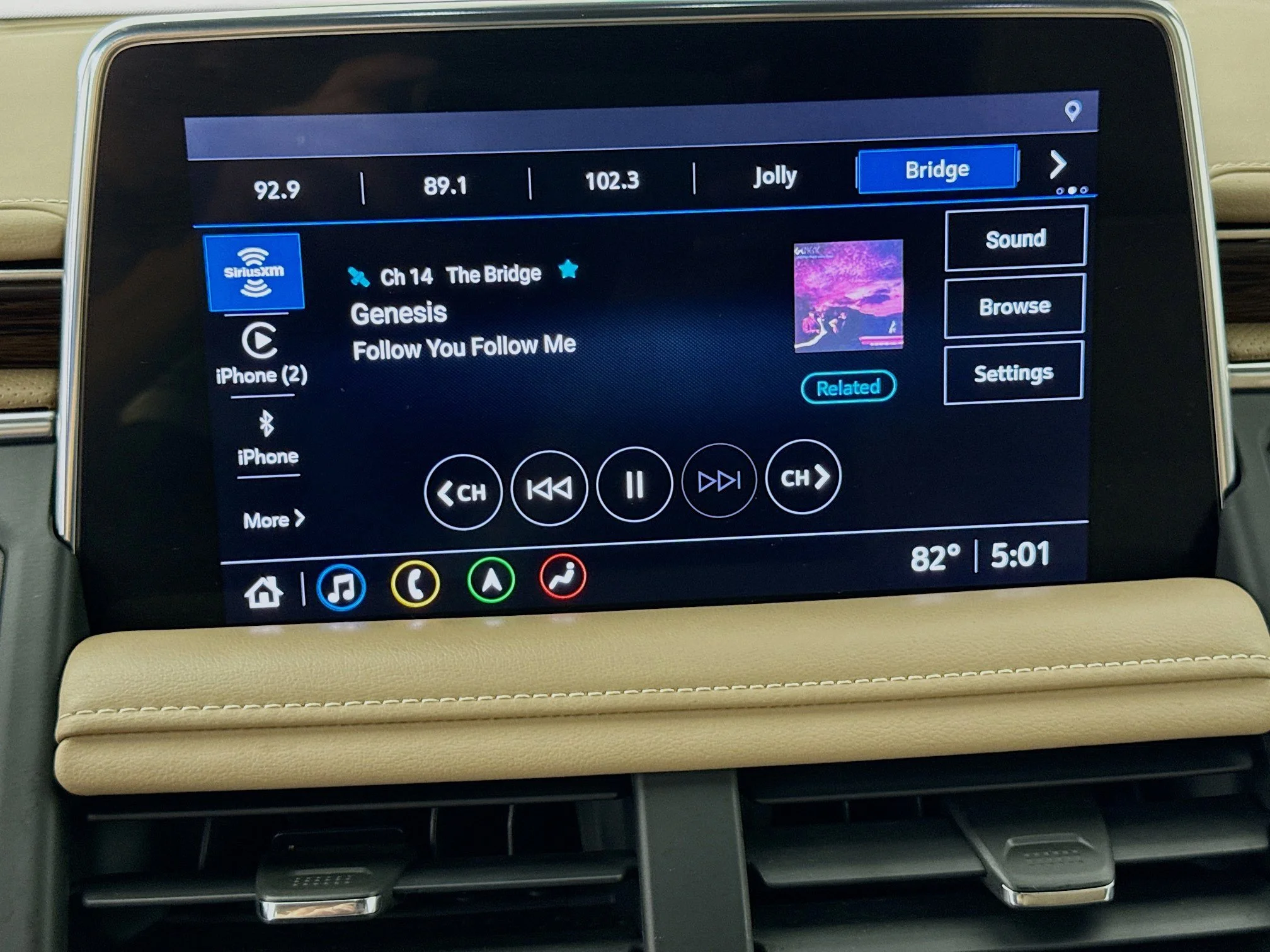Used 2021 Empire Beige Metallic Chevrolet Premier image 17
