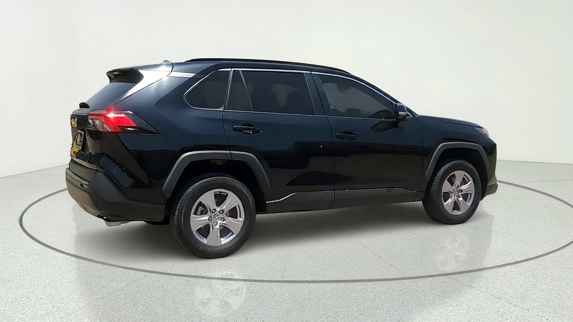 Used 2022 Black Toyota XLE image 8
