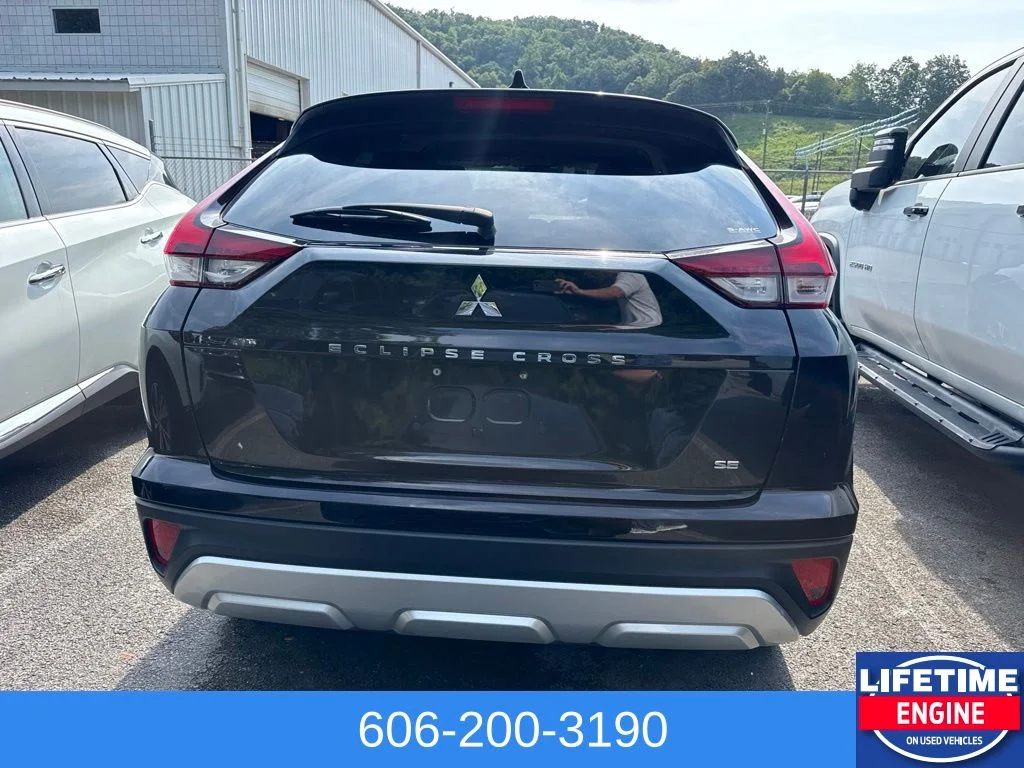 Used 2025  Mitsubishi SE image 9