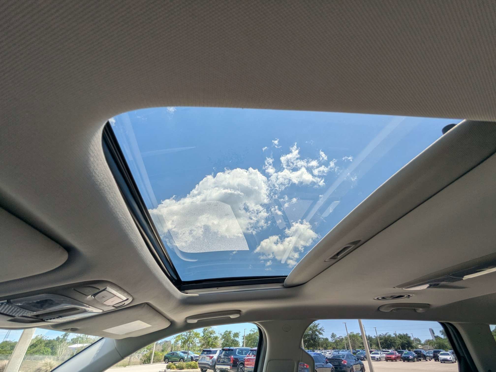 Certified Used 2025 Everlasting Silver Kia S image 27