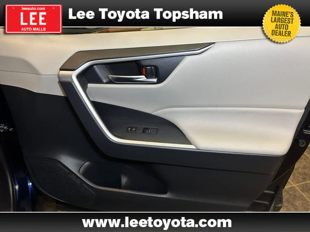 Certified Used 2025 Blueprint Toyota Hybrid XLE image 16