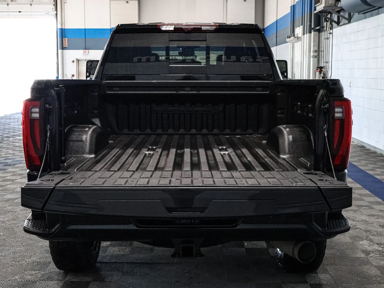 Certified Used 2024  GMC Denali Ultimate image 17