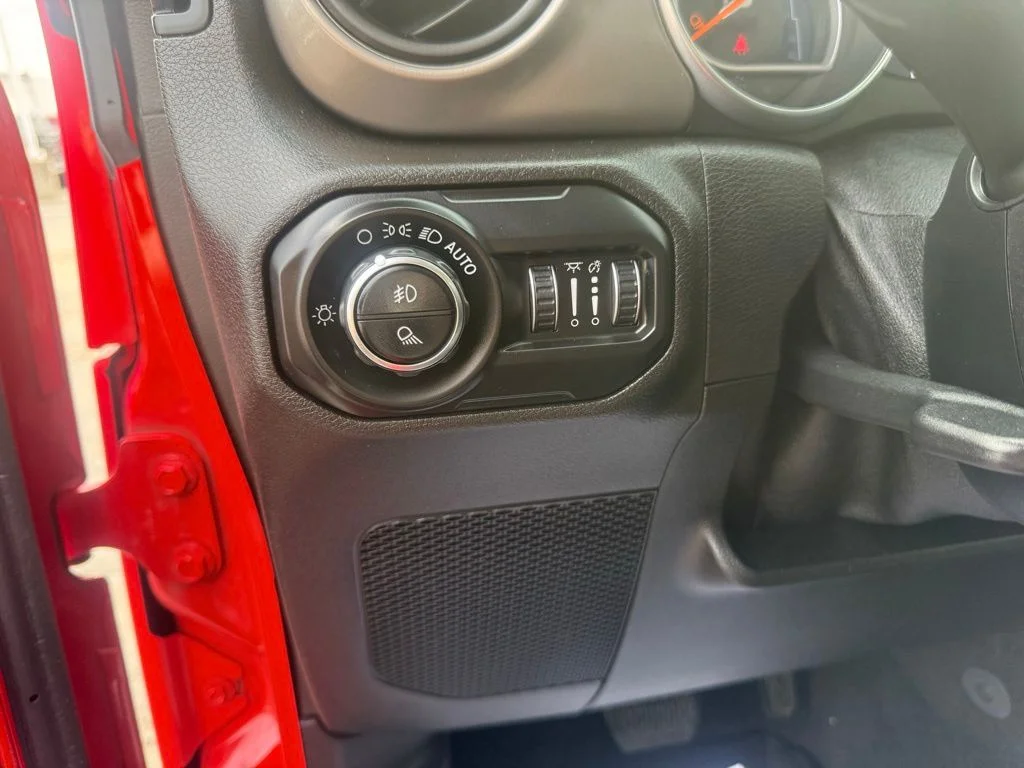 Certified Used 2020 Firecracker Red Clearcoat Jeep Sport image 14