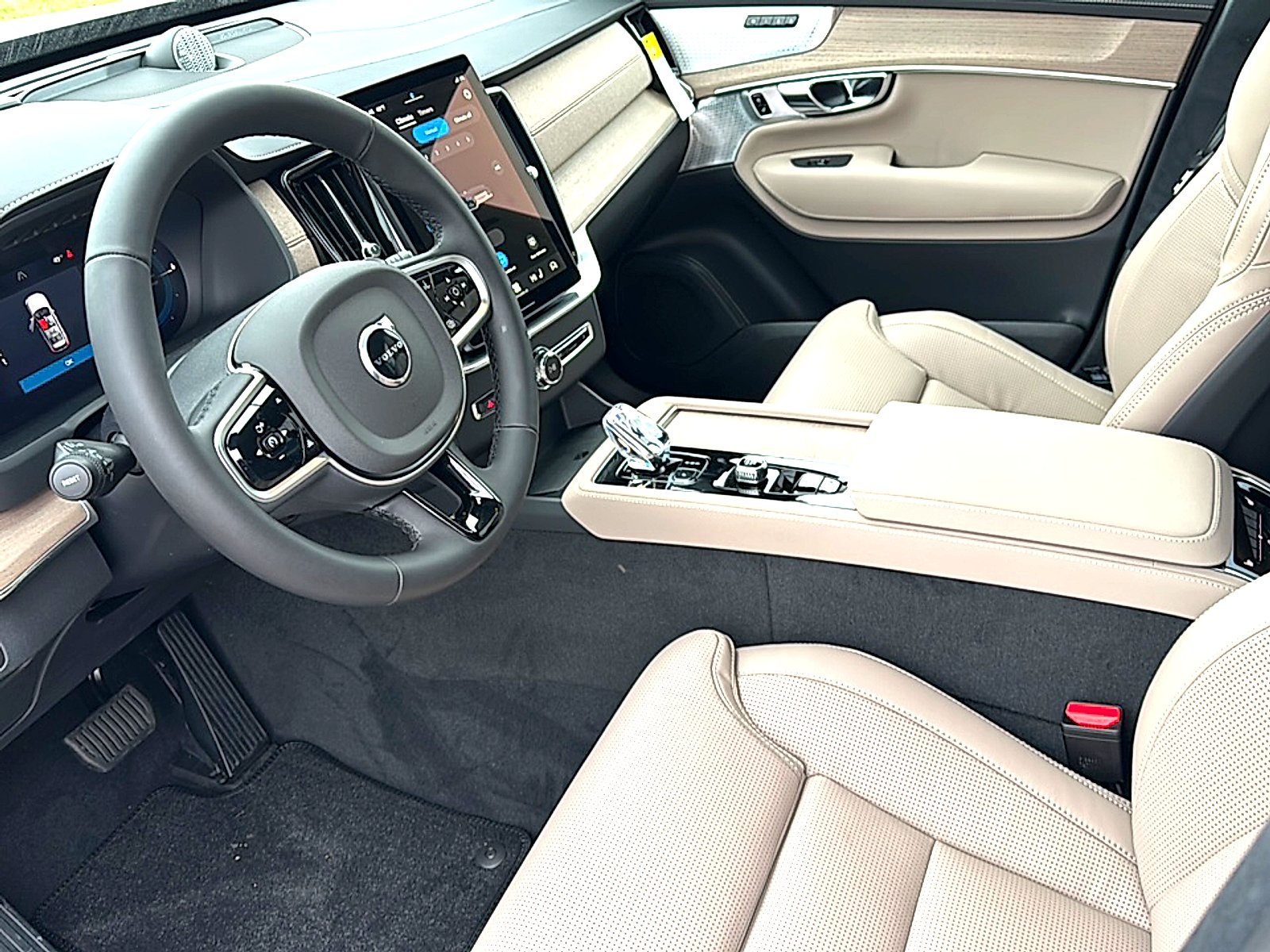2025 Volvo XC90 Ultra - Photo 10