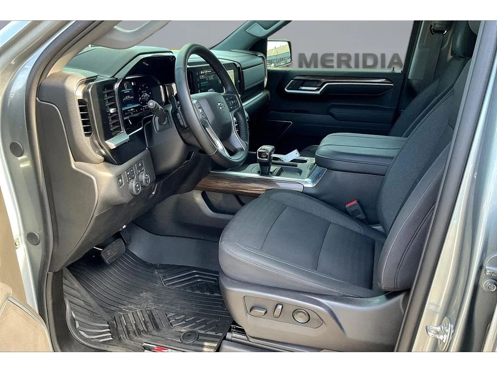 Used 2025 Sterling Gray Metallic Chevrolet RST image 11