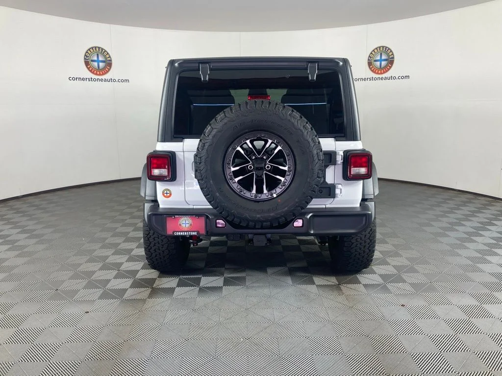 2025 Jeep Wrangler 4-Door Willys - Photo 18