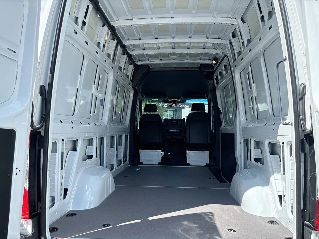 New 2025  Mercedes-Benz Cargo 144 WB image 11