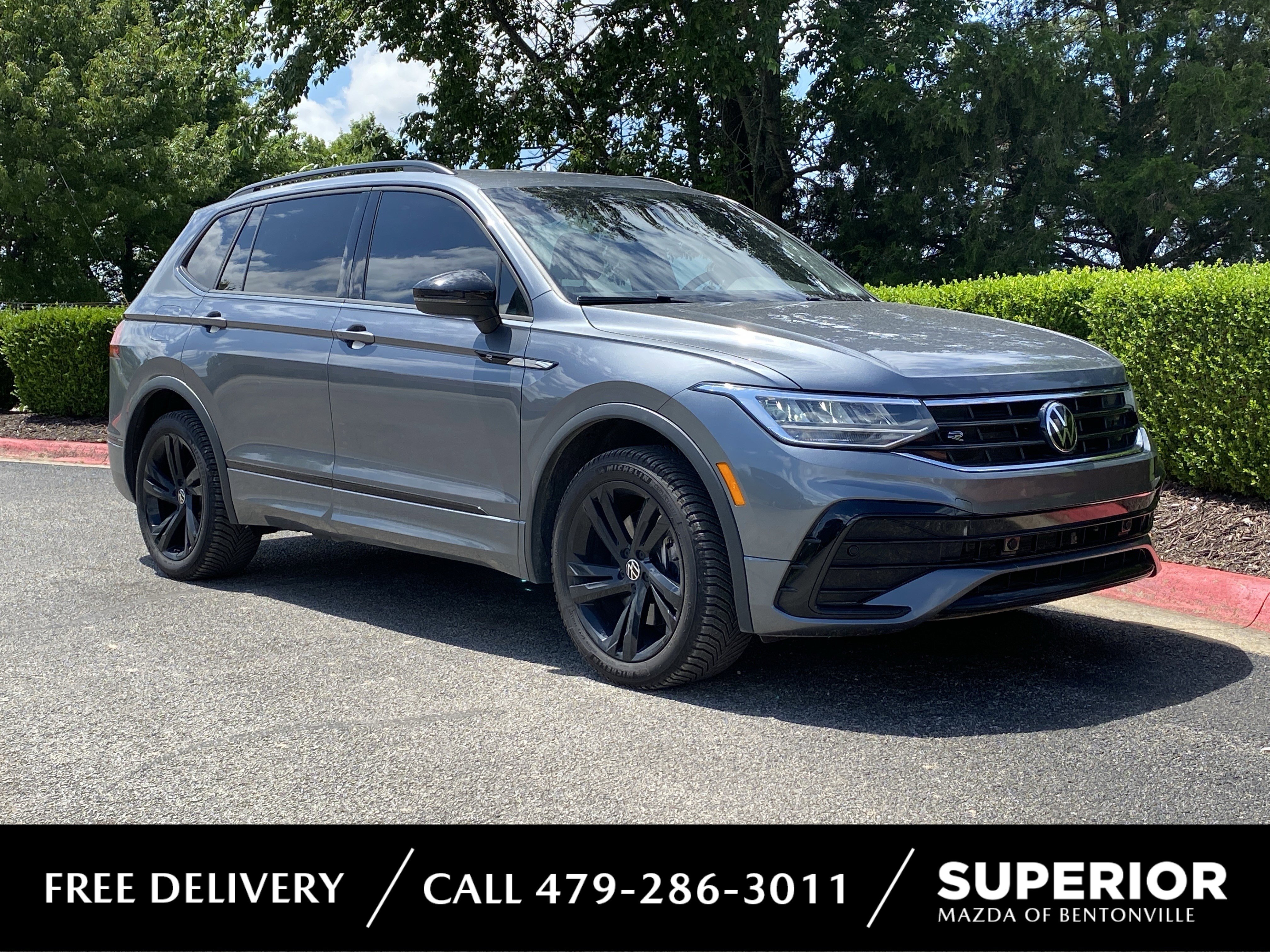 2023 Volkswagen Tiguan 2.0T SE R-Line Black's photo