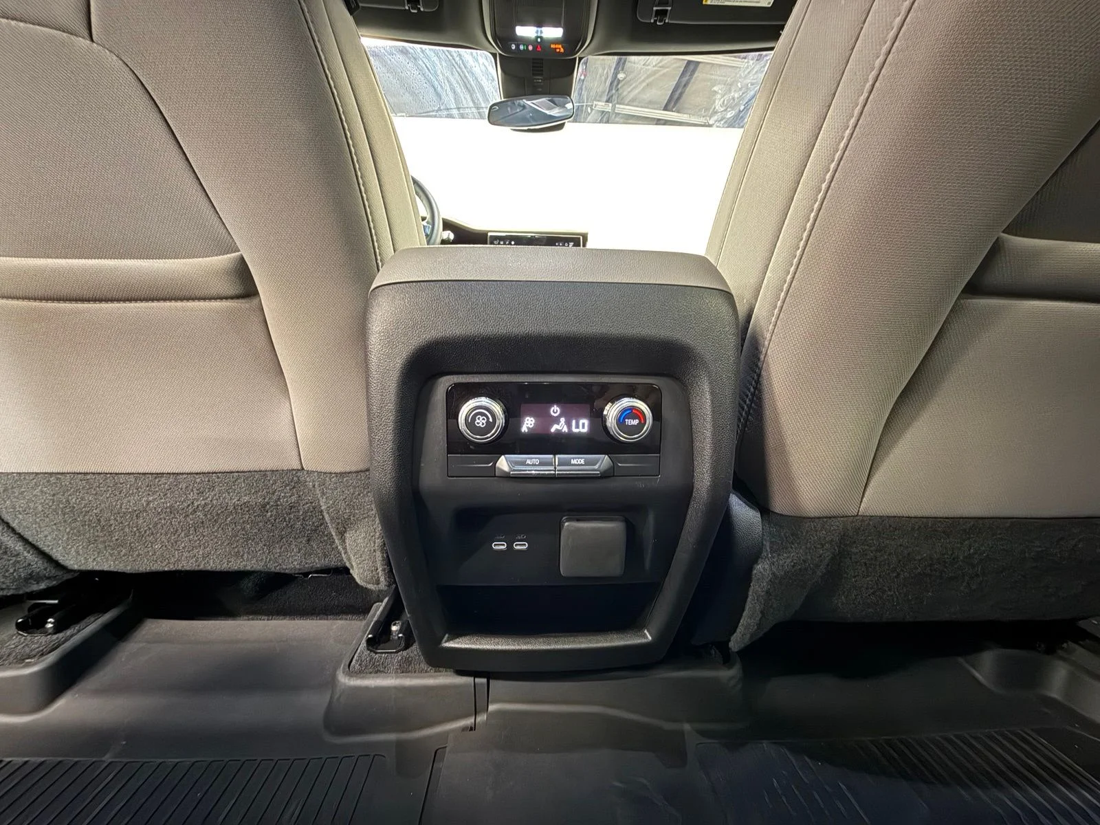 Used 2025 White GMC Elevation image 16