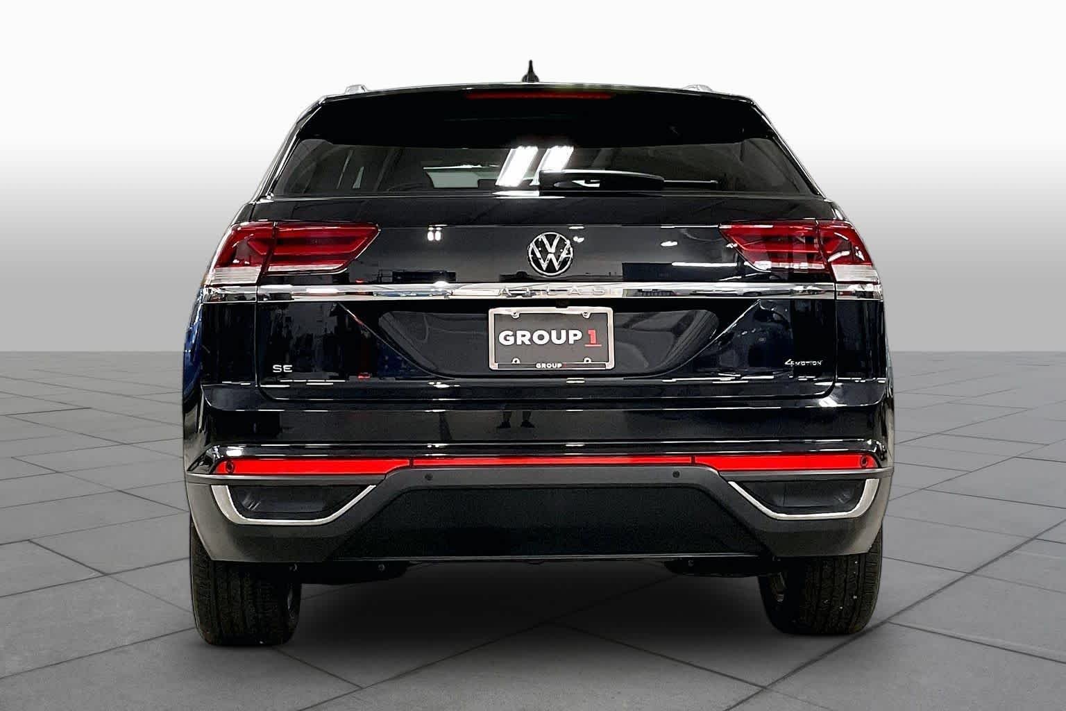 Used 2023 Deep Black Pearl Volkswagen 2.0T SE w/Technology image 5