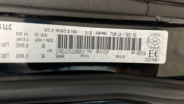 Used 2018 DB Black Clearcoat Dodge R/T image 30