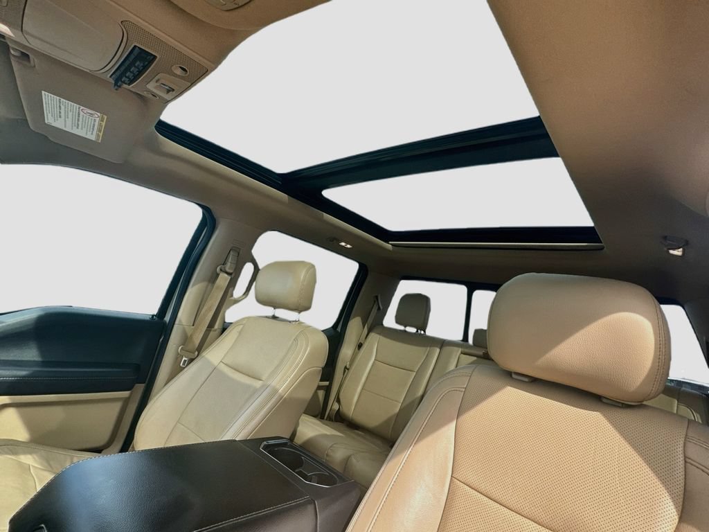 Used 2017  Ford Lariat image 23