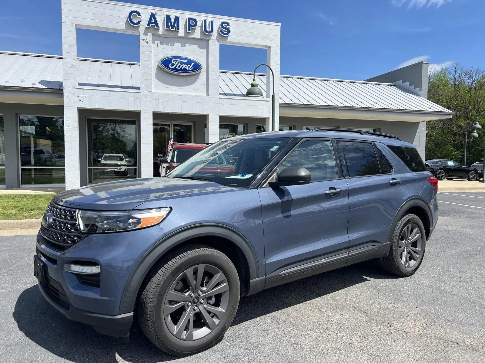 2021 Ford Explorer XLT 4WD's photo