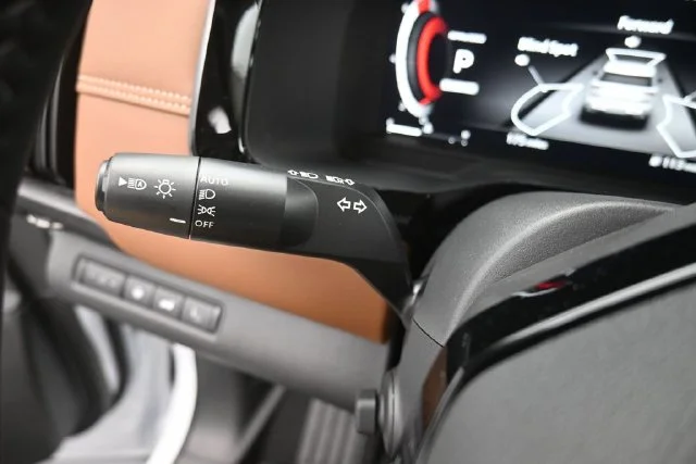 New 2026 White Nissan Platinum image 19