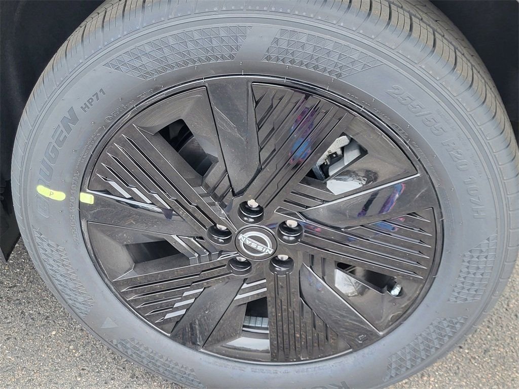 View vehicle photo 7